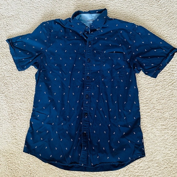 Men's Navy Blue Izod size large with white anchor, print Short Sleeve Shirt - Picture 1 of 4
